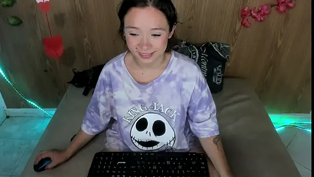 Snapshot of jenelotizz06 chatting on October 24, 12:06 am jenelotizz06 online show from October 24, 12:06 am