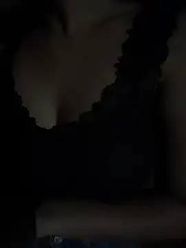 YourThirstySlut online show from April 12, 5:27 pm