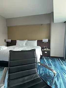 YourThirstySlut online show from April 19, 5:07 am