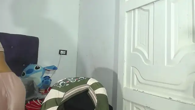 Squirter pussybomb online show from August 5, 6:53 am