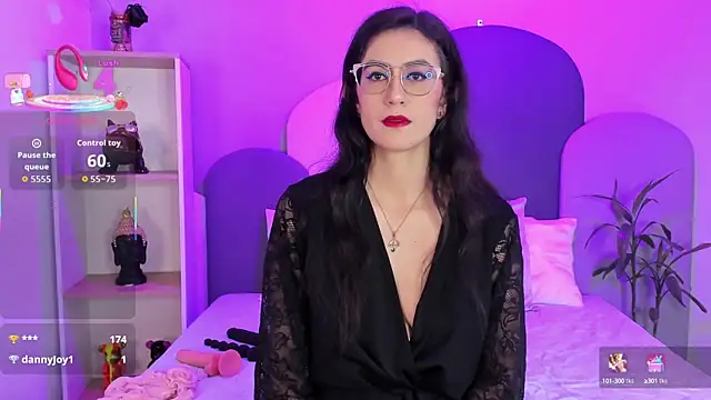 SophieGomez22 online show from October 6, 12:33 pm