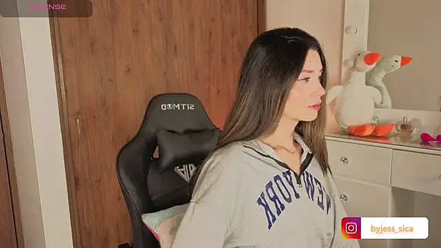 Snapshot of jessy__01 chatting on September 25, 2:21 am jessy  01 online show from September 25, 2:21 am