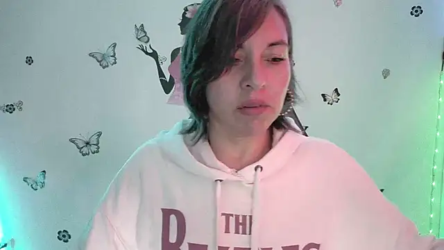 Lady breaks hearts online show from March 17, 1:15 pm