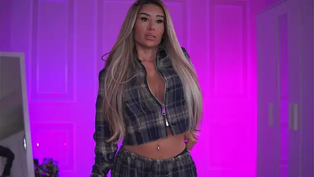 EvaZane online show from November 6, 8:48 pm