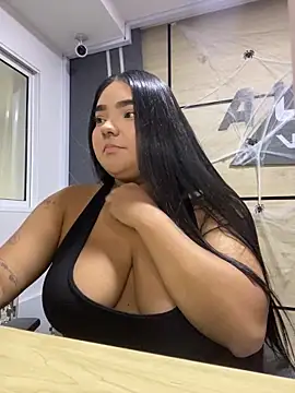 little lissiee online show from October 8, 3:49 pm