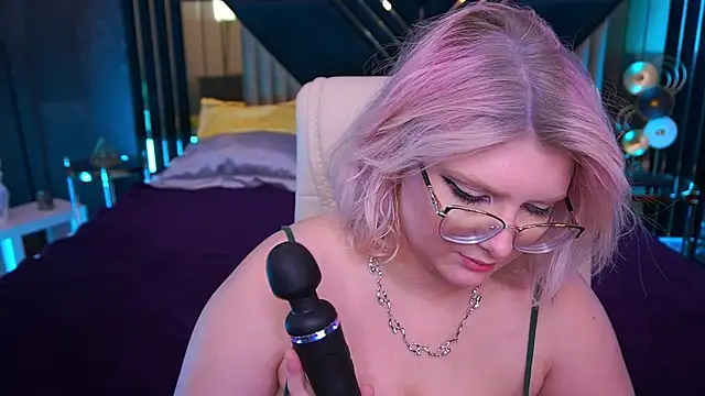 CoolTatis online show from December 1, 7:45 am