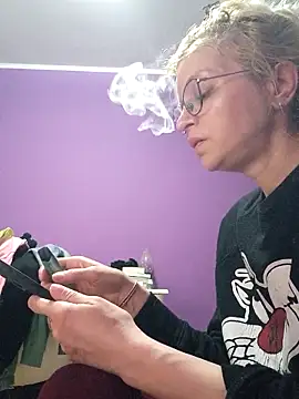 BritneyHudson online show from March 28, 8:47 am