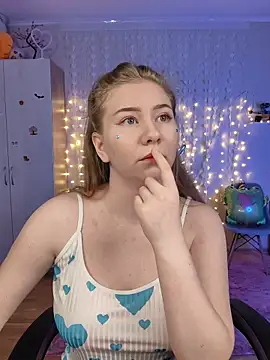 D0nna  online show from February 13, 8:32 pm