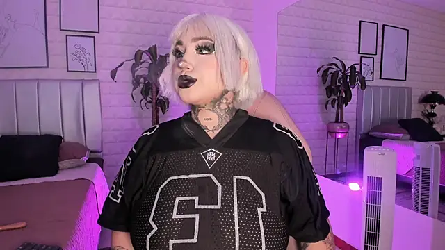 bella-green online show from November 20, 7:15 pm