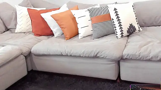  alaiasmile  online show from October 20, 5:05 pm