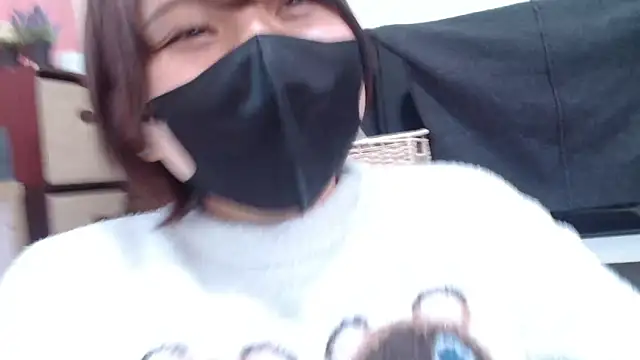 senachinnn online show from December 2, 2:57 am