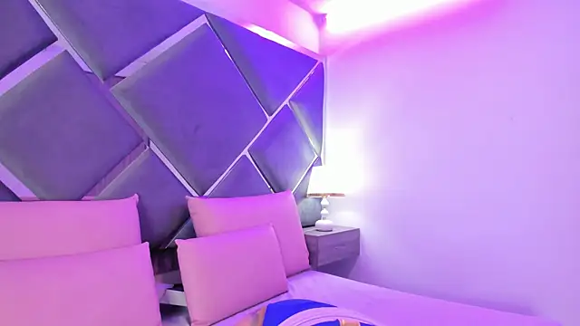 Charlotte Myers online show from September 26, 8:06 pm