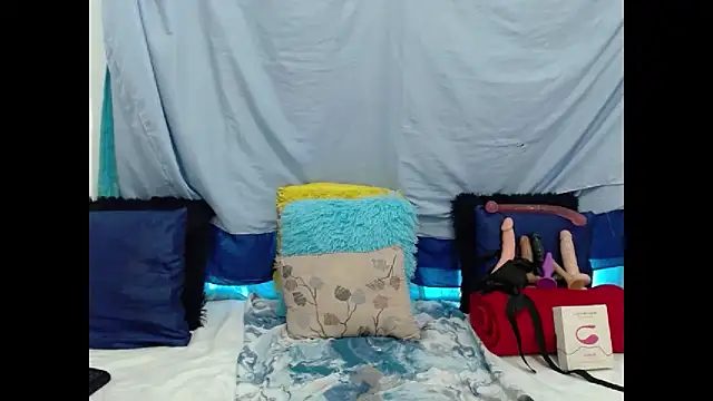 chocolatemix44 online show from April 11, 6:30 am