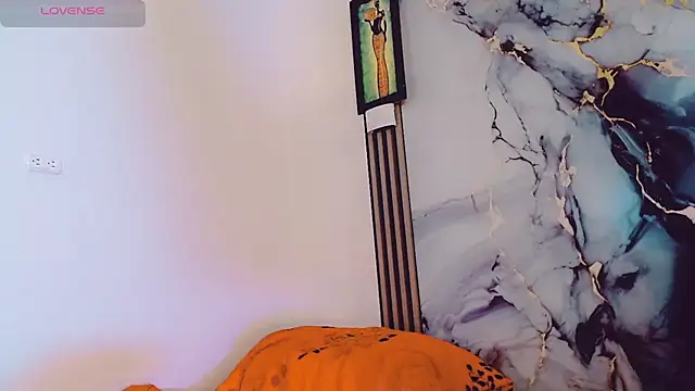 khiara moretti online show from November 17, 11:44 am