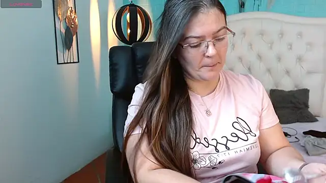 MsJossie online show from April 17, 3:30 am