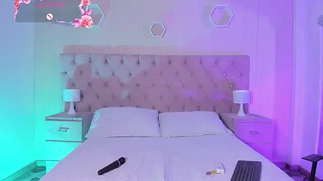 Agathaargent  online show from September 25, 5:50 am