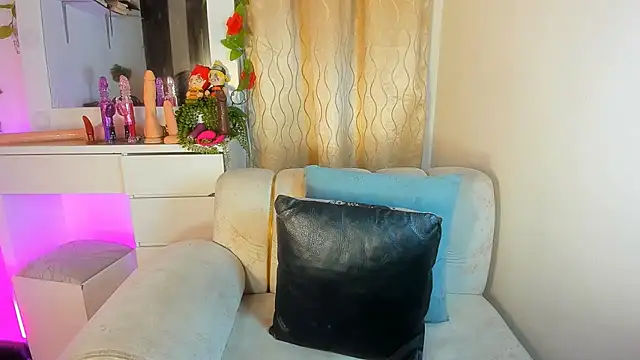 babyuarefire online show from May 26, 3:50 am