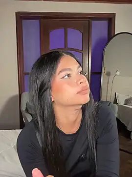 nayah   online show from December 19, 8:23 pm