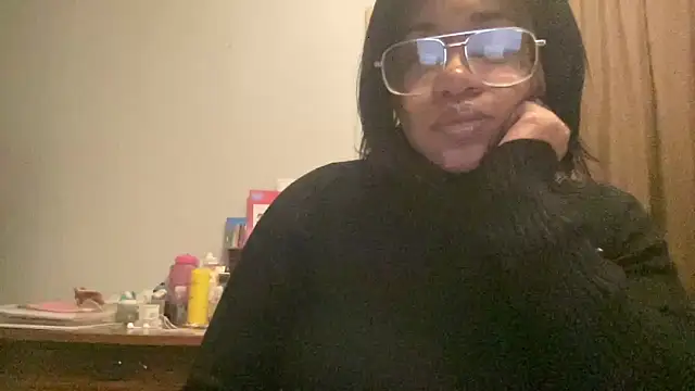 MommyConfident online show from January 7, 10:46 pm