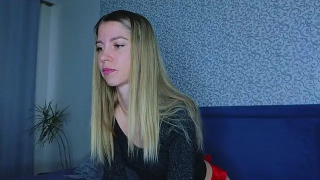 FoxLoveBasik online show from May 12, 6:10 am