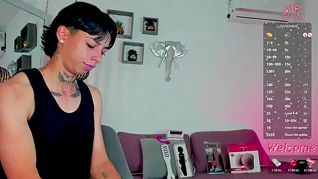 AmberAdams  online show from January 8, 2:43 pm