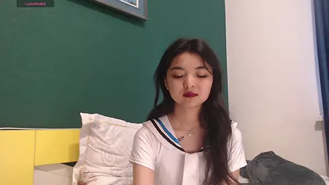 Shy Kira online show from May 28, 8:45 am