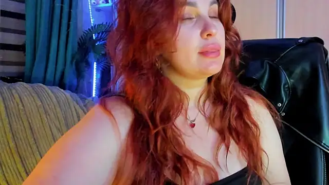 CoraSwon online show from April 20, 7:50 pm