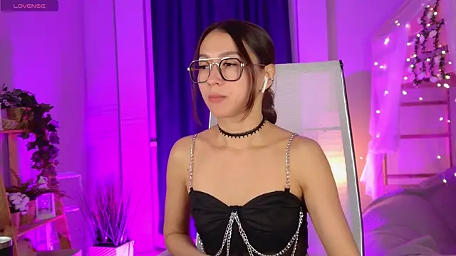 LanaBaker online show from April 17, 3:08 am