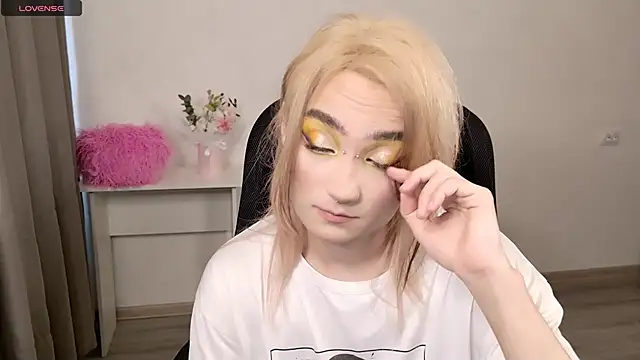 CuteYukiKun online show from February 13, 8:27 am