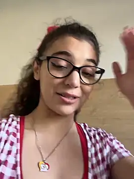 uniquerossie online show from November 5, 1:38 pm