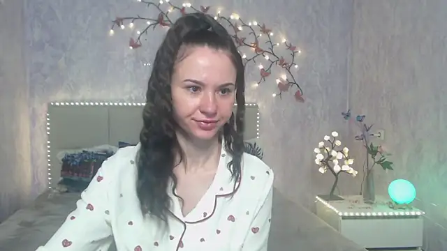 KaraCriegs online show from March 25, 6:22 pm