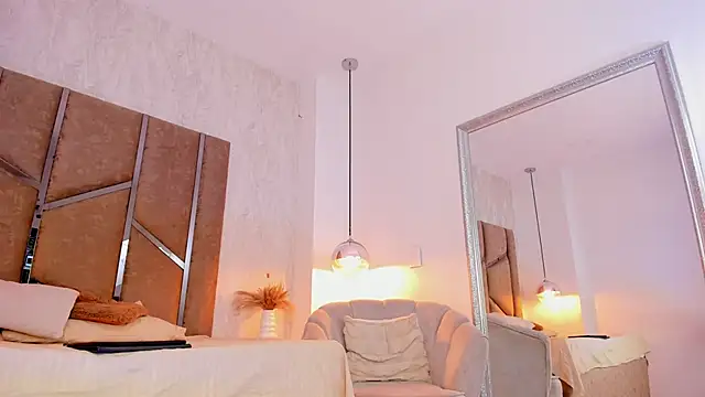 Martinaa Jones  online show from September 30, 9:19 pm