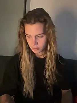 EmiliaCatalina online show from February 5, 12:03 am