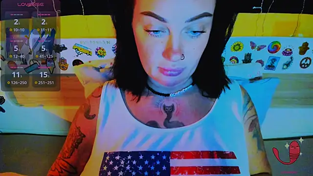 EllieOz online show from December 5, 5:58 pm