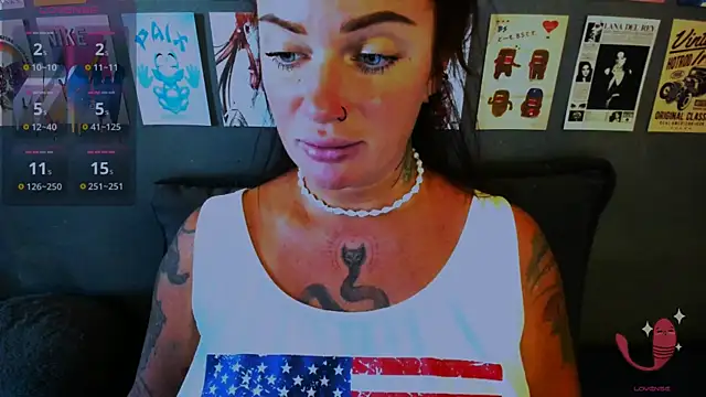 EllieOz online show from April 10, 3:40 pm