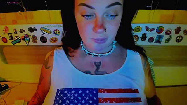 EllieOz online show from October 20, 4:43 pm