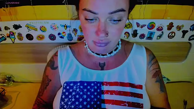 EllieOz online show from September 11, 3:56 pm