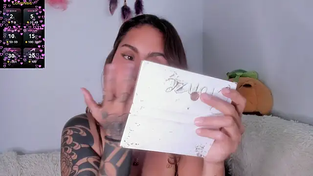 Violette-Ramirez01 online show from December 1, 7:05 pm