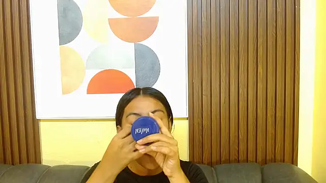 VeronicaRobles online show from December 1, 6:32 pm