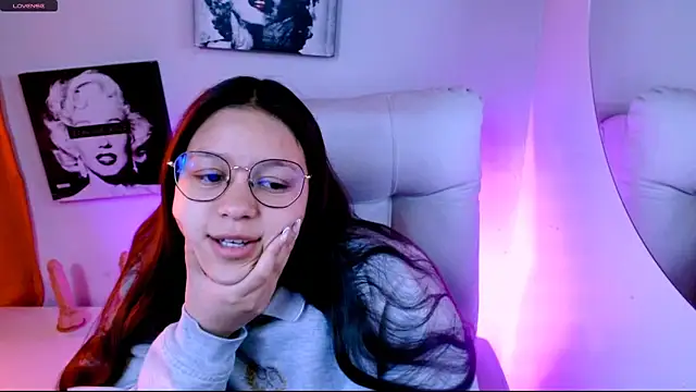 SamanthaRoldaan online show from March 9, 2:42 pm