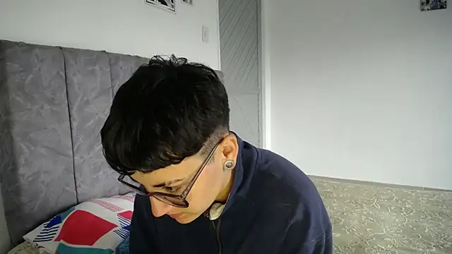 linda 33 online show from February 19, 5:45 pm