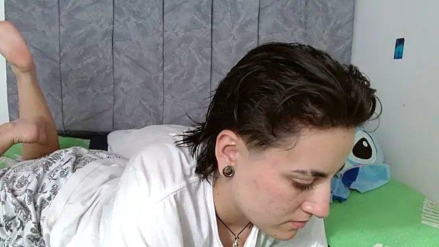 linda 33 online show from November 1, 8:13 pm