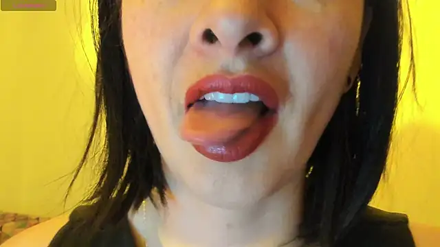 queen fetish online show from October 5, 9:36 am