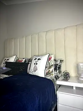 Bustygoddess32 online show from November 4, 12:26 am