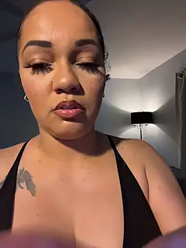 Snapshot of DestineeJayde chatting on October 22, 4:39 am DestineeJayde online show from October 22, 4:39 am