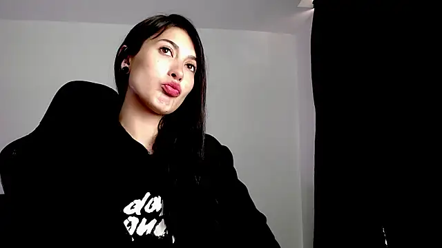 K329H online show from September 21, 7:23 pm