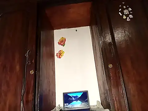 The-Peach-Flexer online show from October 29, 9:39 pm