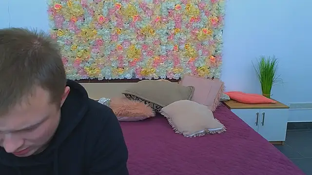  Olli  Stiw  online show from September 12, 8:45 am