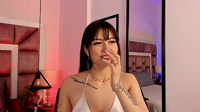 I Am Anniee online show from April 15, 11:44 am