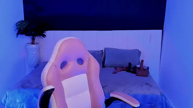 katia bigboobs1 online show from April 12, 6:33 pm